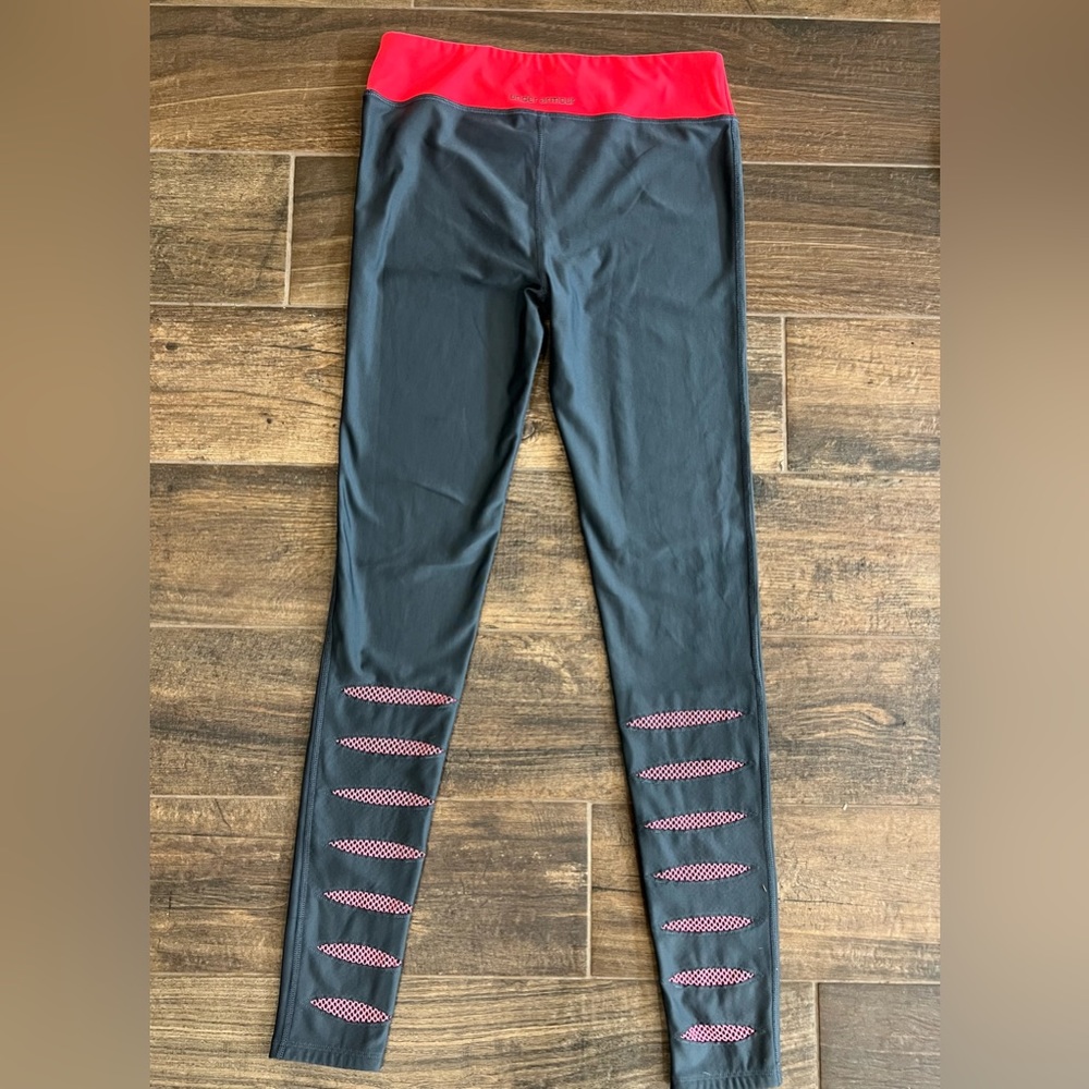 Women’s Under Armour activewear Leggings, size small